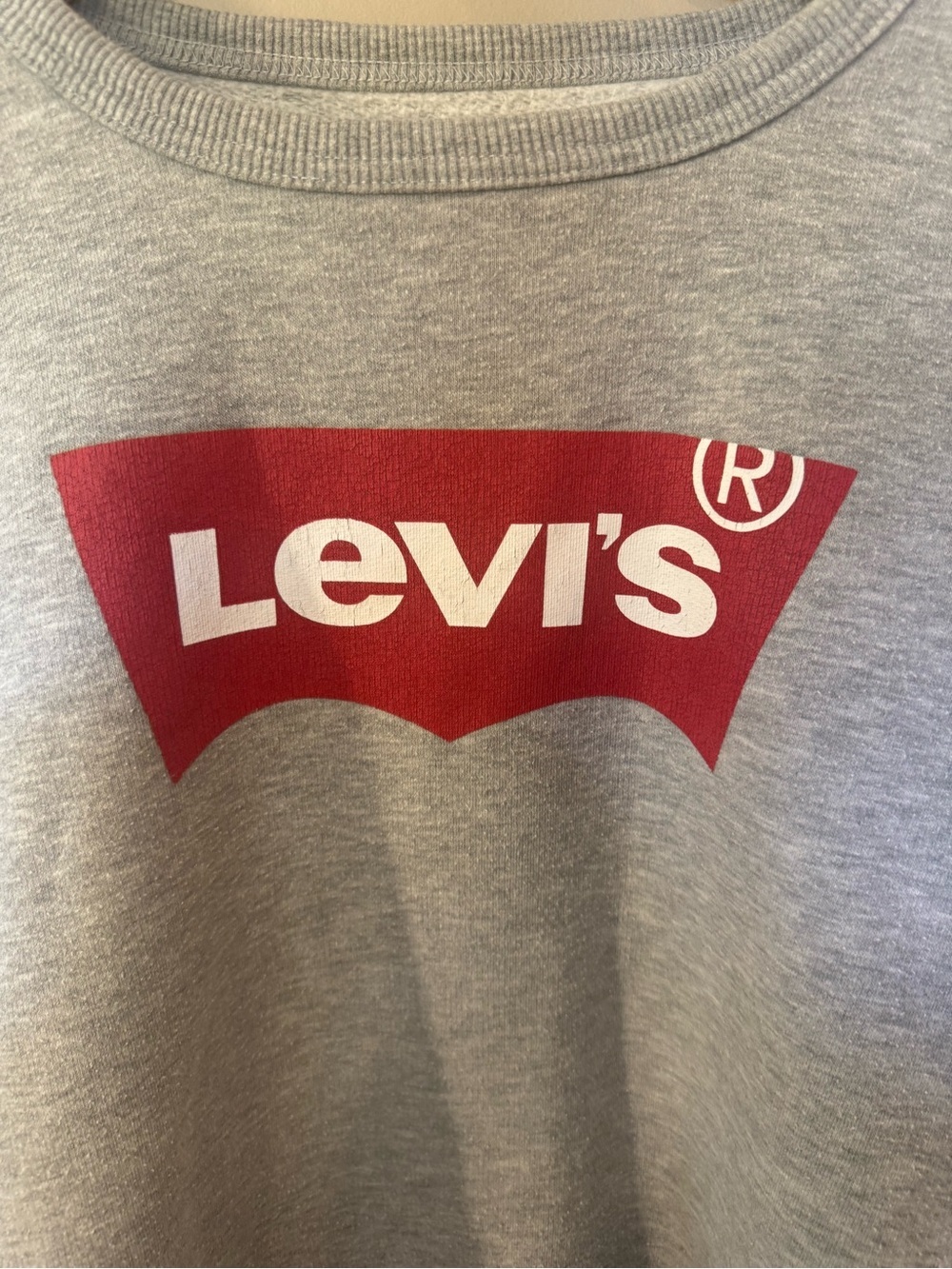 Levi’s Kids XL Grey Logo Crewneck Sweatshirt Fits Women’s Small Youth 13-15 - Picture 4 of 8